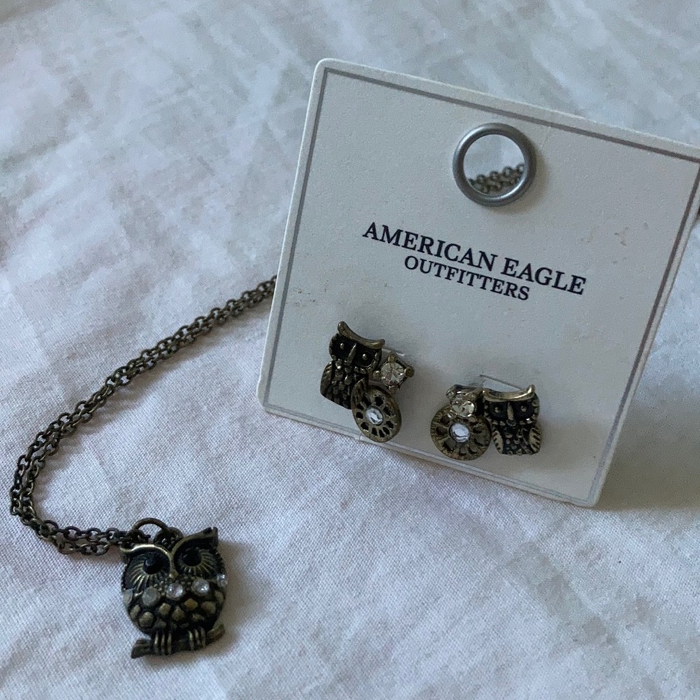 (3 for 10$) American Eagle necklace and earrings
